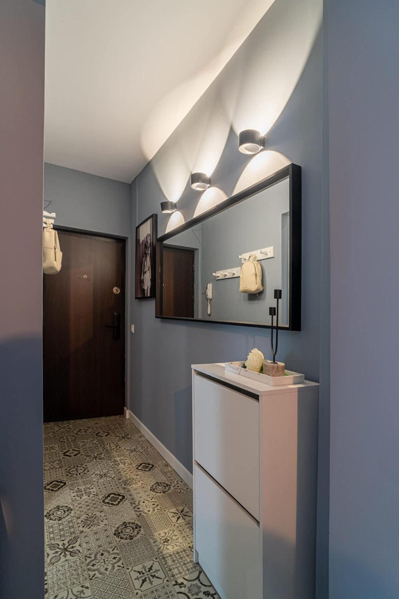 Chic Black & White 2Br Retreat On Dambovitei Bucarest Extérieur photo